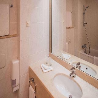 Vienna House Easy by Wyndham Bucharest Airport