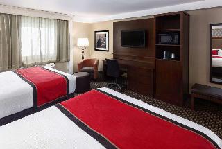 2 Queen Beds Non-Smoking First Floor Indoor Poolside Microwave Fridge Wi-Fi Full Breakfast