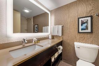 2 Queen Beds Non-Smoking First Floor Indoor Poolside Microwave Fridge Wi-Fi Full Breakfast