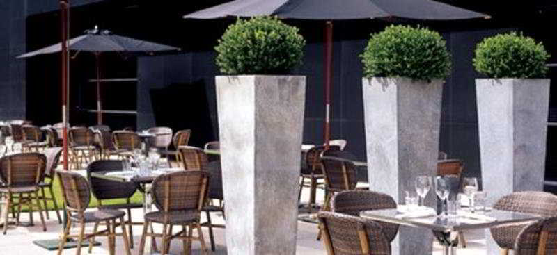 Terrace
 di Dakota Nottingham