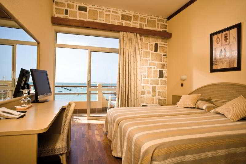 Room
 di Luca Kalema