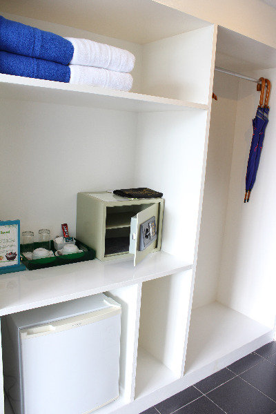 Room thumbnail 3