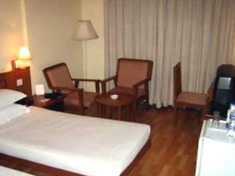 Ramee Guestline Hotel Bangalore - Zimmer
