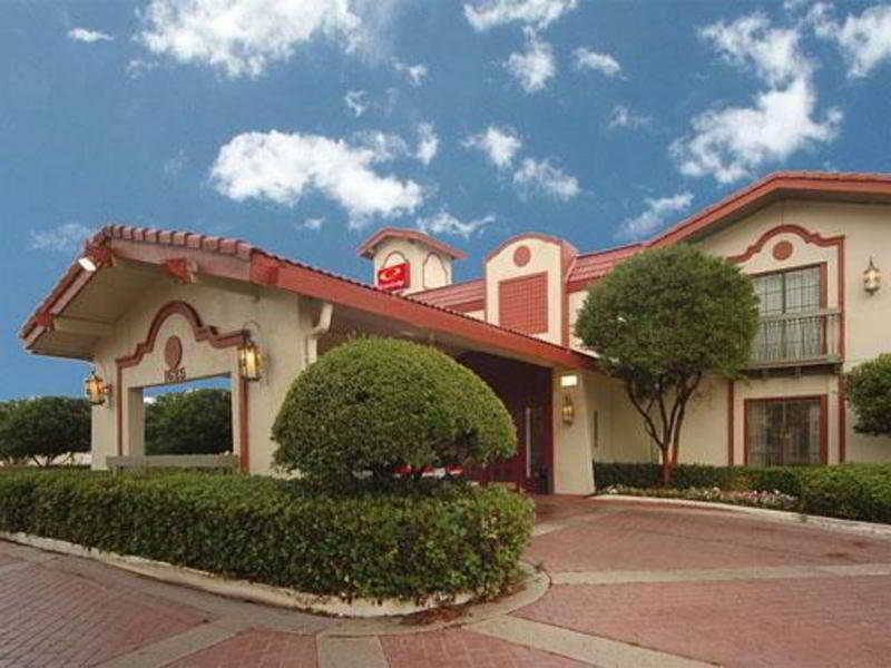 Motel 6 Dallas - Market Center
