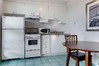 Suite-1 Queen Bed Non-Smoking Full Kitchen Wi-Fi