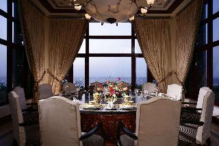 Restaurant
 di Waldorf Astoria Qasr Al Sharq