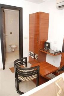 Room
 di Chanchal Continental