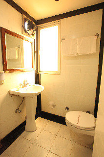 Room
 di Chanchal Continental