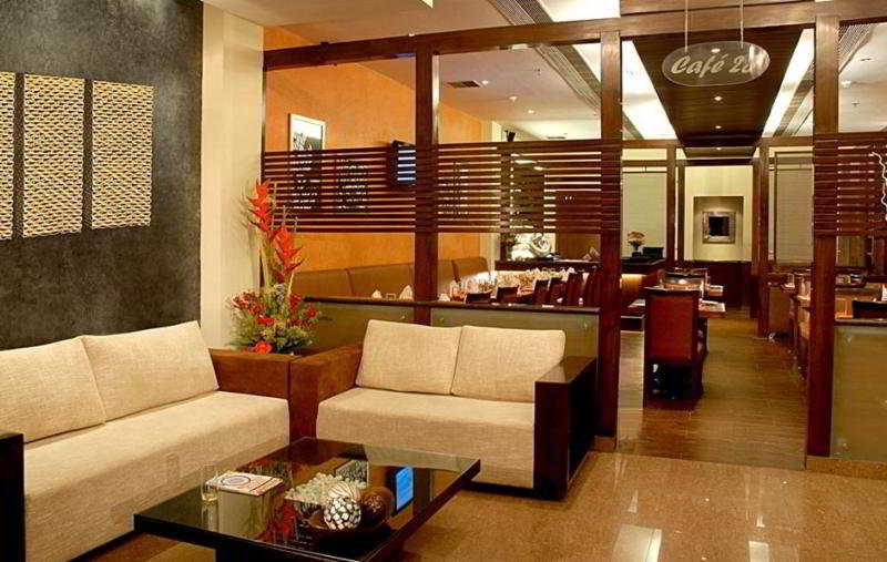 Bar
 di Comfort Inn The President