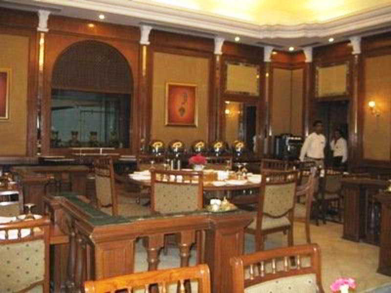The Lalit Laxmi Vilas Palace - Restaurant