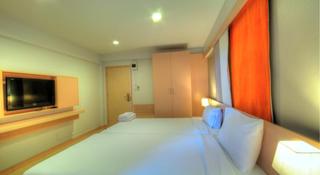 Room thumbnail 4