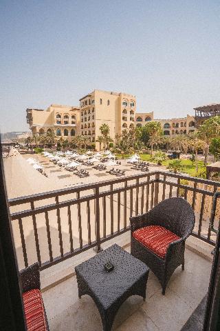 Shangri La Hotel Qaryat Al Beri Abu Dhabi - Terrasse