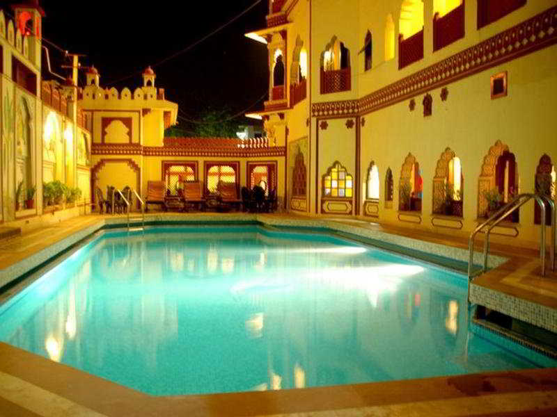 Umaid Bhawan - Pool
