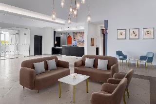 Lobby
 di Express by Holiday Inn Dubai Jumeirah