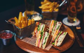 Restaurant
 di Express by Holiday Inn Dubai Jumeirah