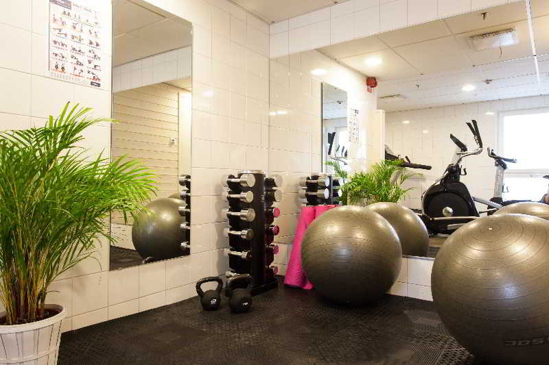 Sports and Entertainment
 di Stayat Lund