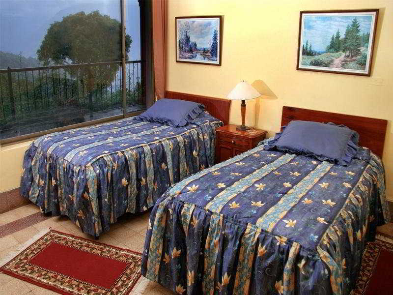 Room
 di Gloria Coroico