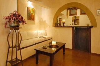 Petra Hotel & Suites