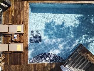 Petra Hotel & Suites
