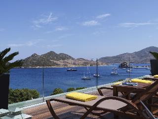 Petra Hotel & Suites