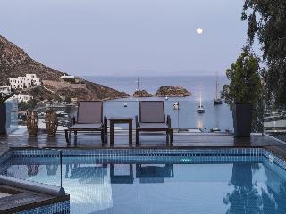 Petra Hotel & Suites