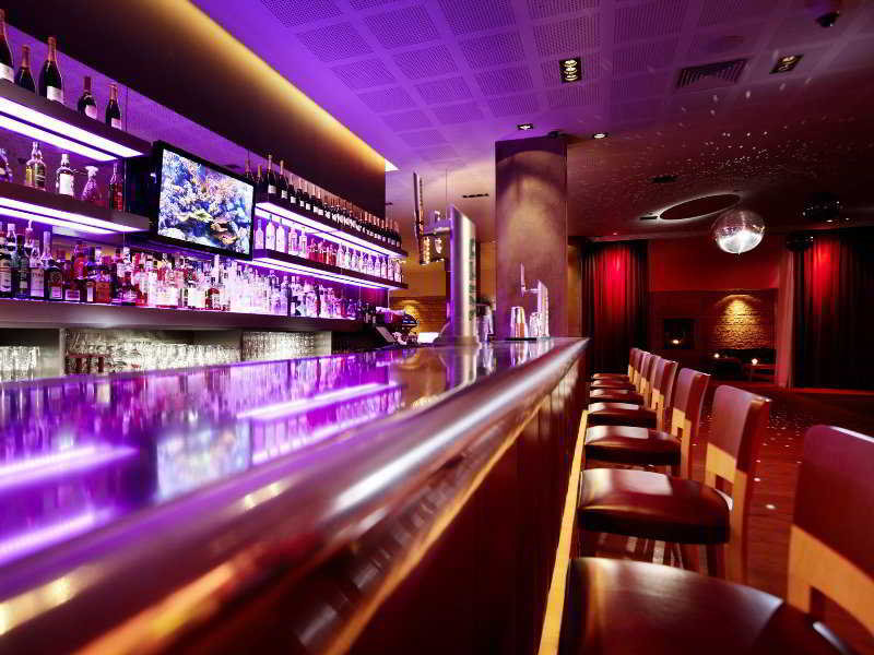 Bar
 di Penta Hotel Reading