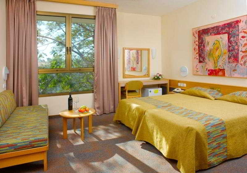Room
 di Kibbutz Shefayim