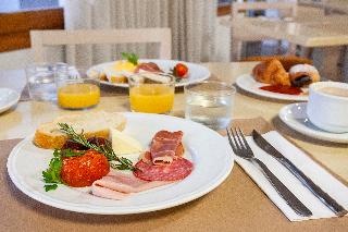 Flight + Stay at Puchet image 212