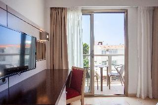 Flight + Stay at Puchet image 176