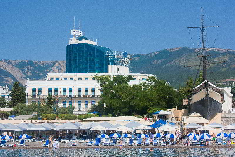 Beach
 di Oreanda Premier Hotel