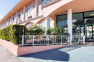 Rodeway Inn Near Melrose Ave