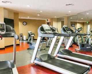 Cambria Hotel Denver International Airport