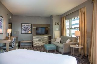 1 King Bed Corner Junior Suite With Balcony