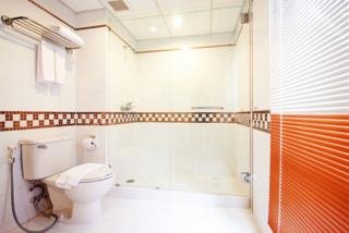 Room thumbnail 4