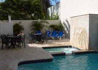 Pool
 di Le Consulat, An Ascend Collection Hotel