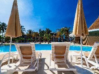 Pool
 di Kombo Beach