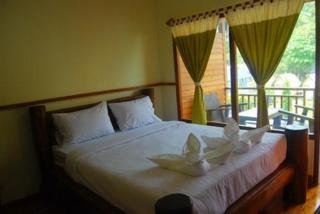 Room thumbnail 3