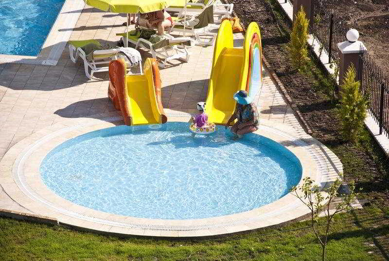 Pool
 di Novia White Lilyum