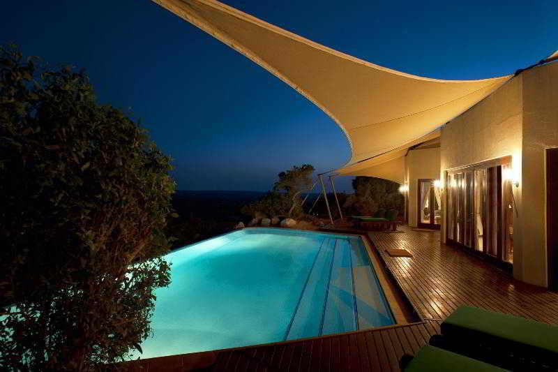 Pool
 di Al Maha Desert Resort & Spa