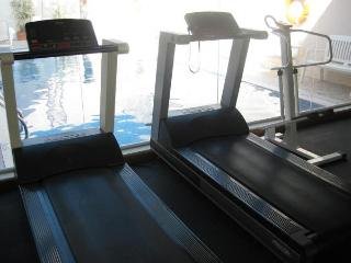 Sports and Entertainment
 di Ramee Guestline Hotel