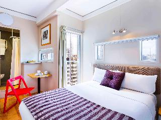 Studio 2 Single Beds