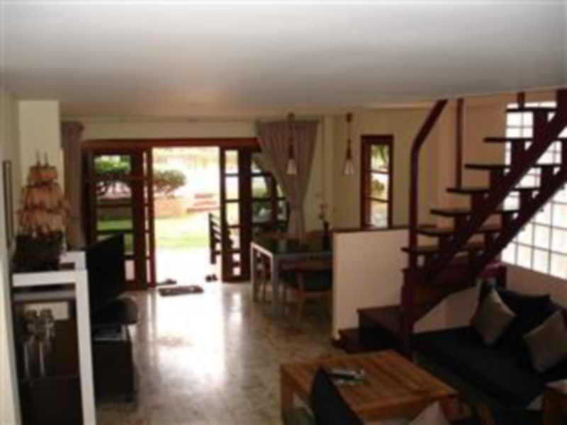 Room thumbnail 4