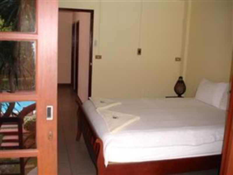 Room thumbnail 5