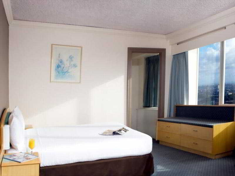 Room thumbnail 3