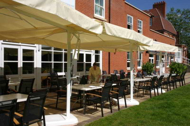 Bar
 di Pinewood Hotel