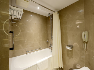 Room:TWN.RO