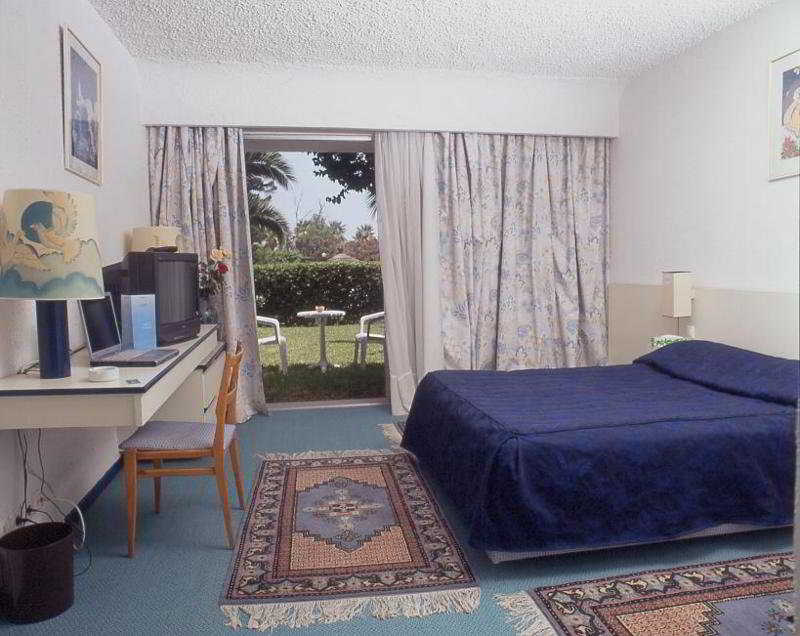 Room
 di Sangho Syphax Sfax