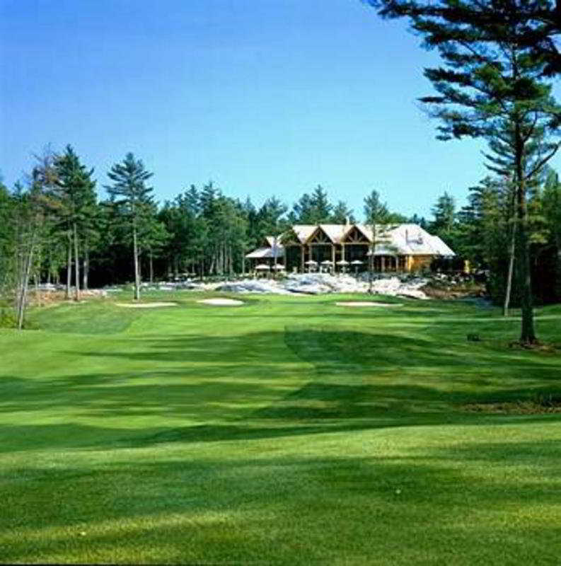 Hotel Delta Rocky Crest Resort MacTier »[HotelNights]