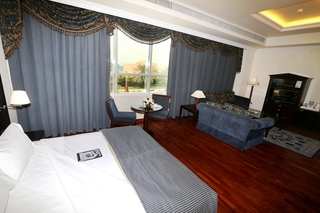 Sharjah Premiere Hotel & Resort - Zimmer