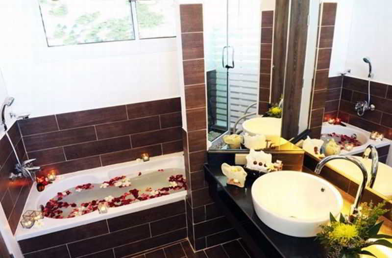 Room thumbnail 8